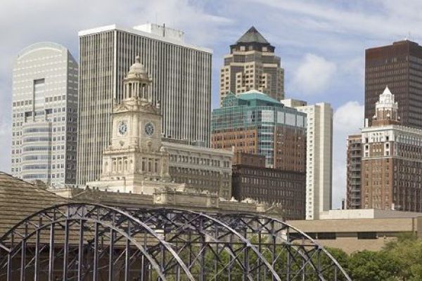 Des Moines downtown buildings in daylight