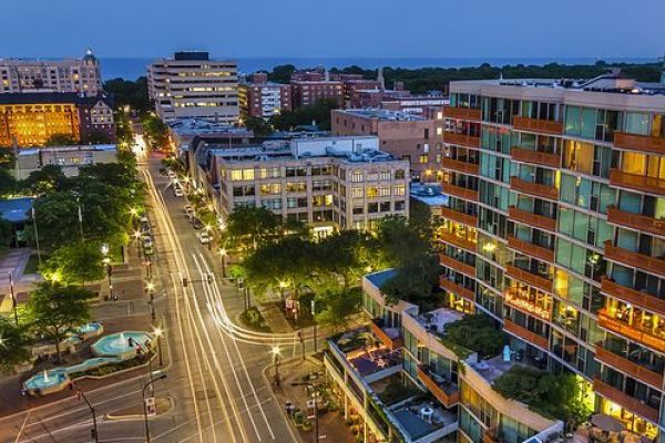 Downtown Evanston at night